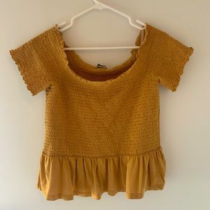 American Eagle, Off the shoulder top